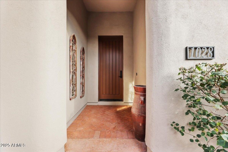 02-Entrance