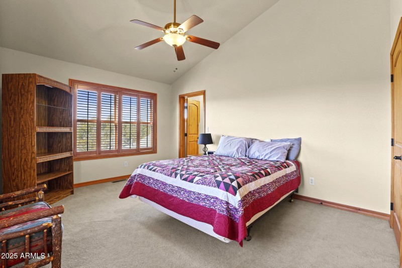 upstars guest bedroom