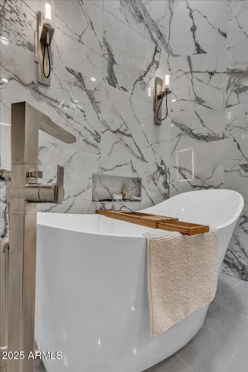 Primary Bathtub