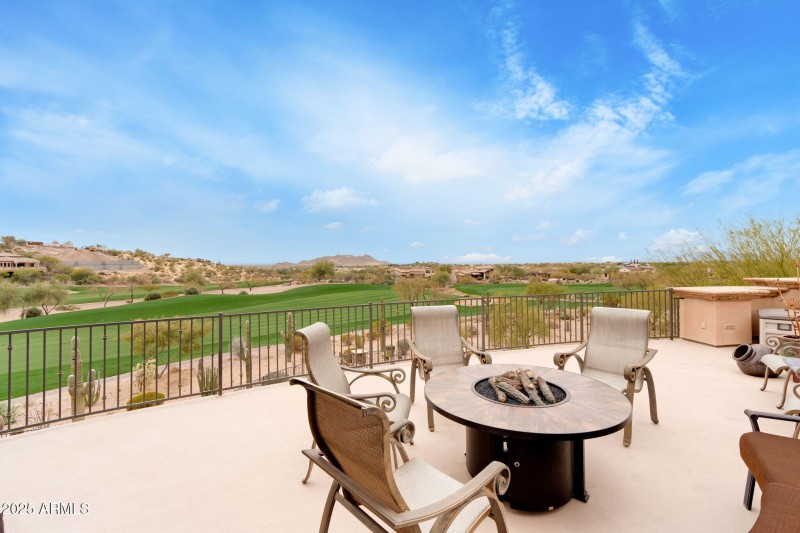 9161 E SUPERSTITION MOUNTAIN Drive