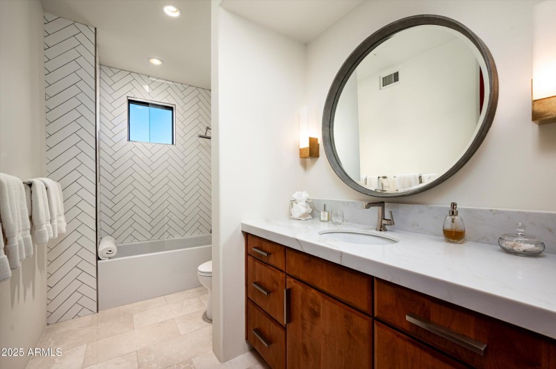 Guest Suite II Bath