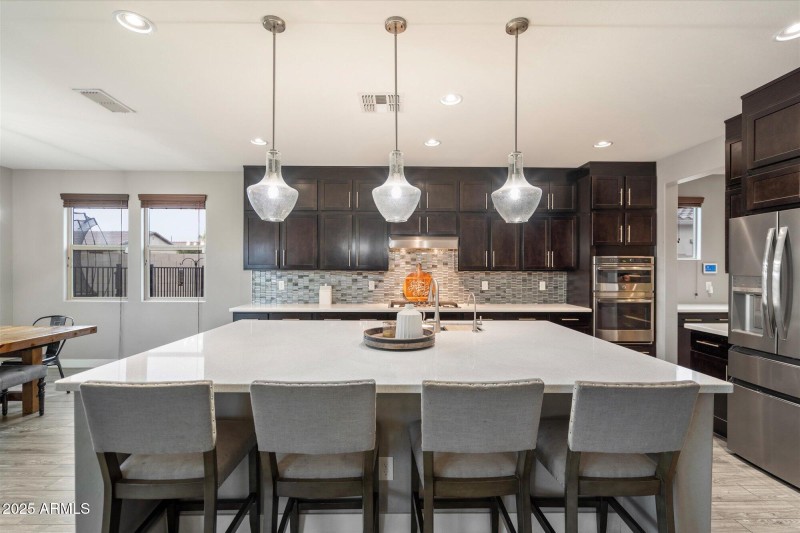 KITCHEN ISLAND
