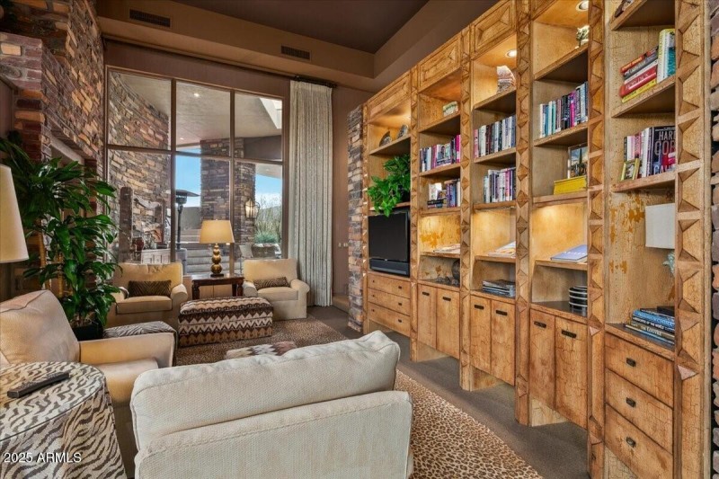 013_Family Room