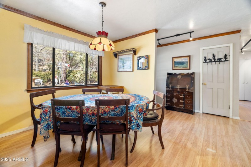 7-Dining Room