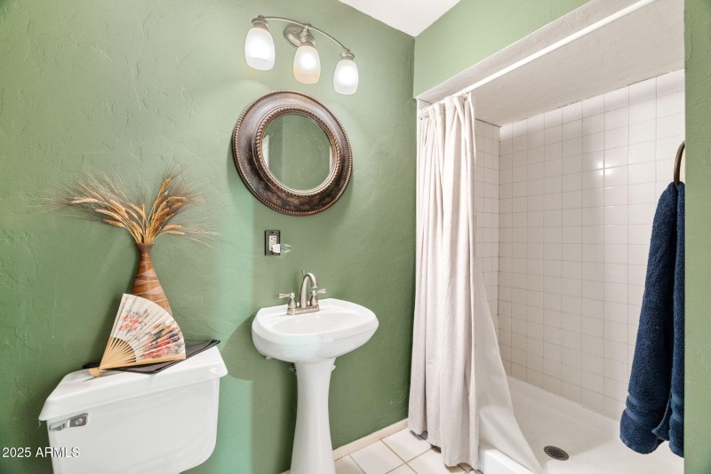 20-Bathroom 2
