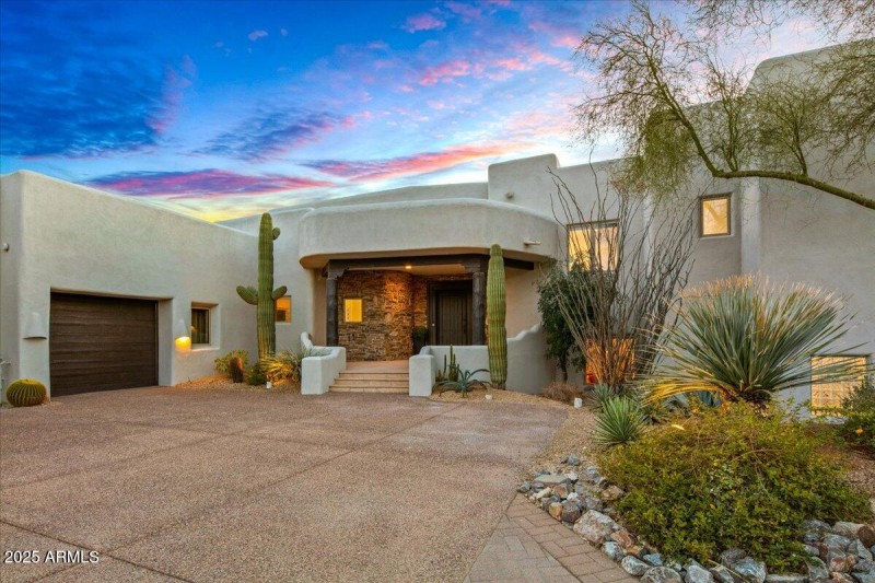 09-Driveway Views