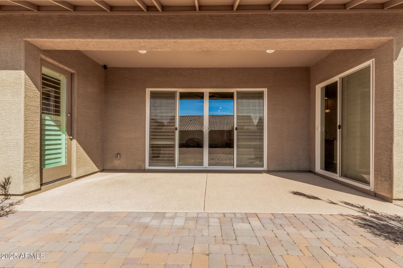 Bkyd patio