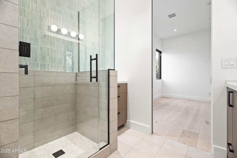 SECONDARY BATHROOM 1- ENSUITE