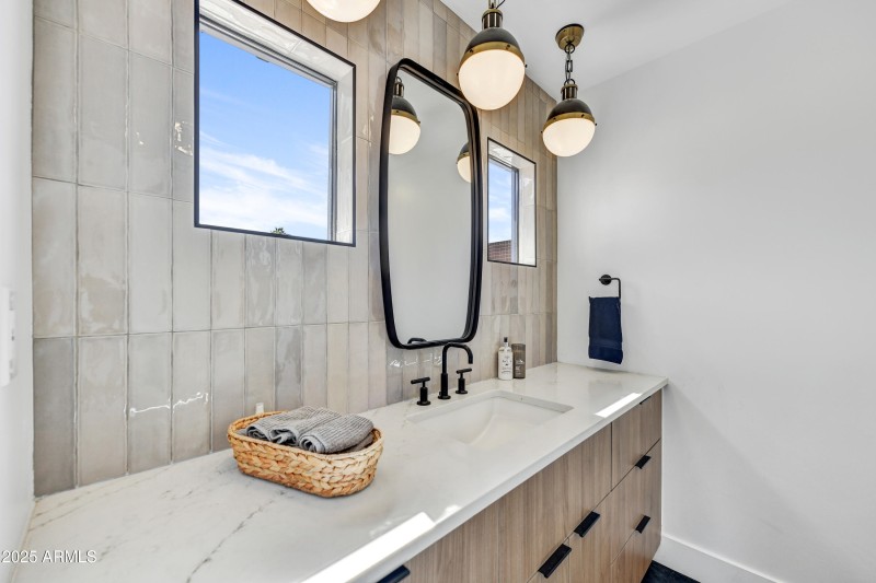 44-2nd Master Bath