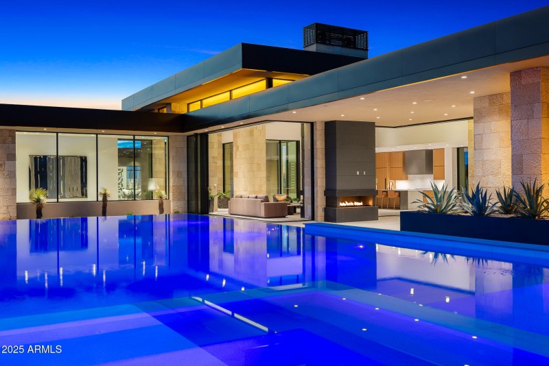 pool and backyard lounge_twilight