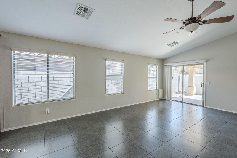 Living Room/Dining Area