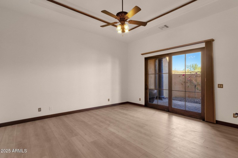 12-web-or-mls-14675-e-paradise-dr