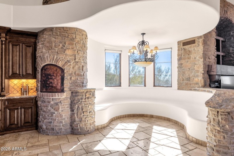 30-web-or-mls-14675-e-paradise-dr