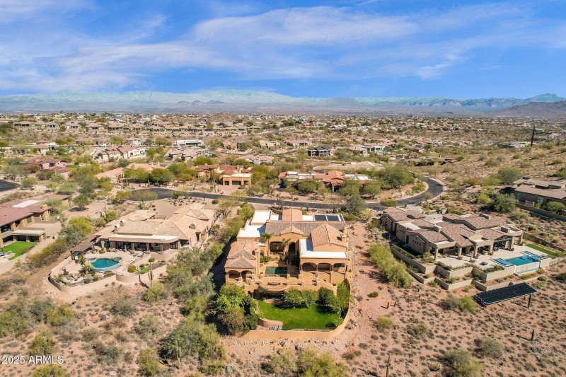 96-web-or-mls-14675-e-paradise-dr