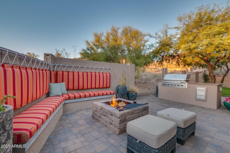 Fireplace and Grilling Center