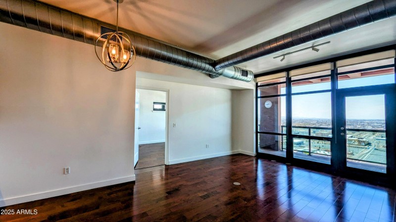 Floor-to-Ceiling Aluminum Framed Windows