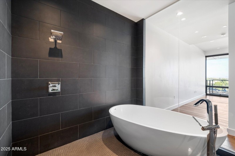 24-Master Bath