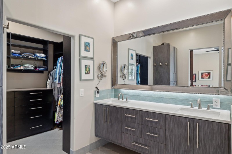 DUal Vanity