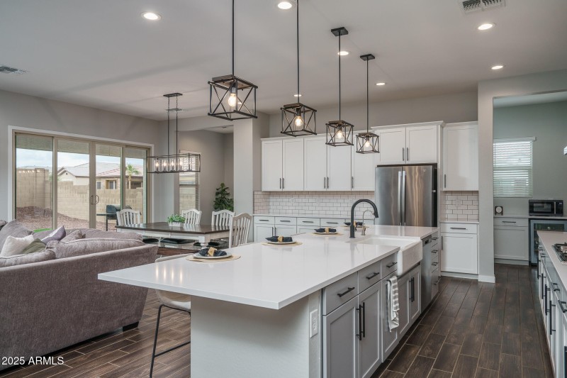 3) KITCHEN