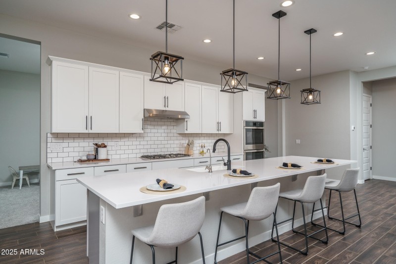 11) KITCHEN