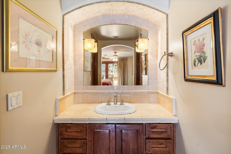 070-Bathroom