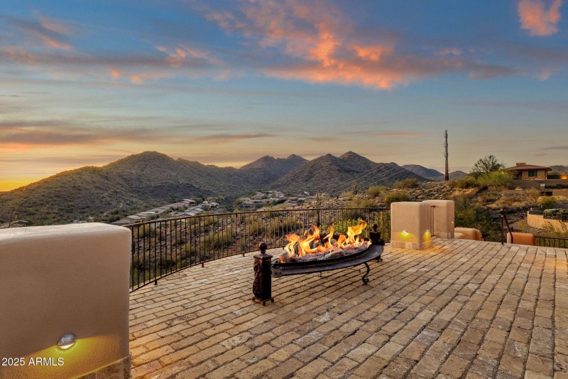 33-web-or-mls-14675-e-paradise-dr