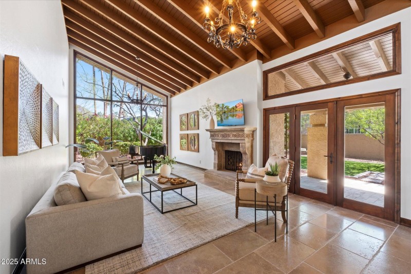 Great Room/Camelback View