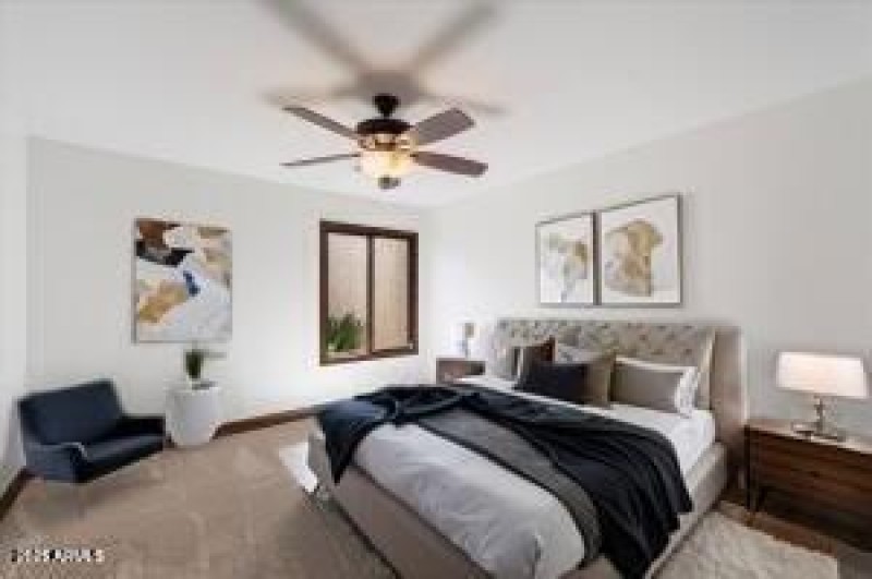 Secondary bedroom