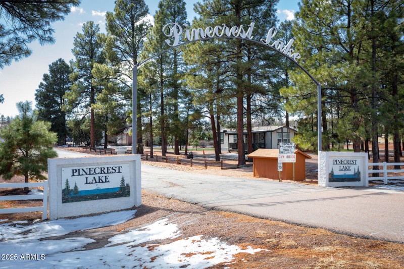 X_Pinecrest_01