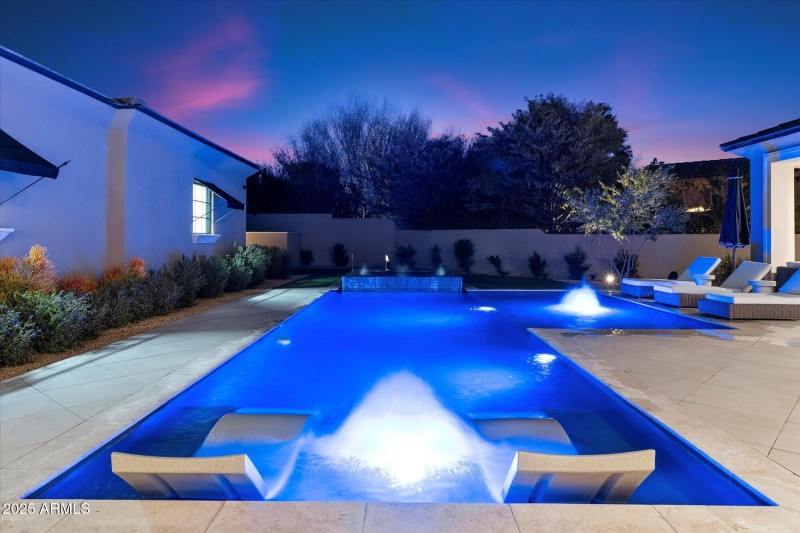 Stunning pool with water features