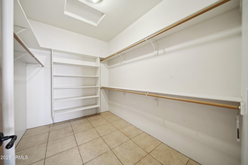 M Walkin closet