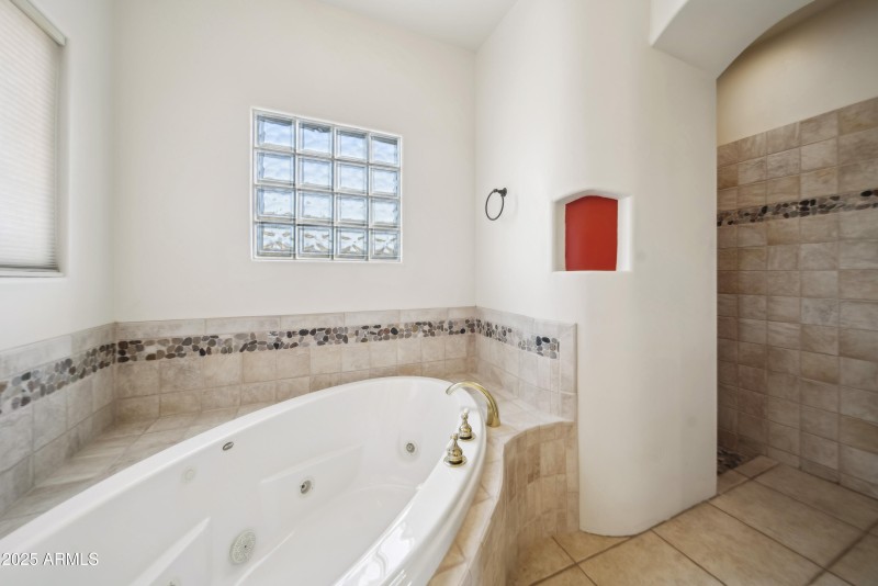 Master Bath tub & Shower entry
