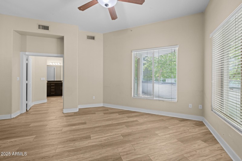 10)GREAT ROOM