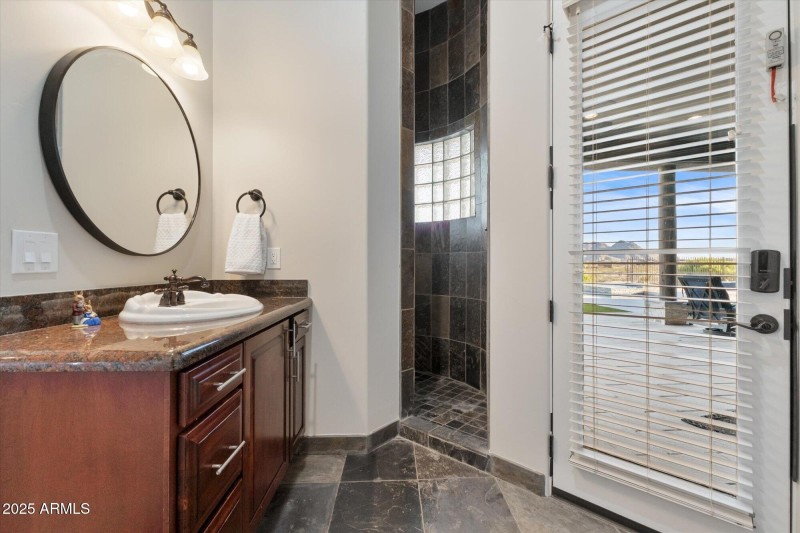 VIP Guest Ensuite no.3