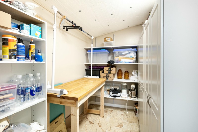 Walk-in Pantry