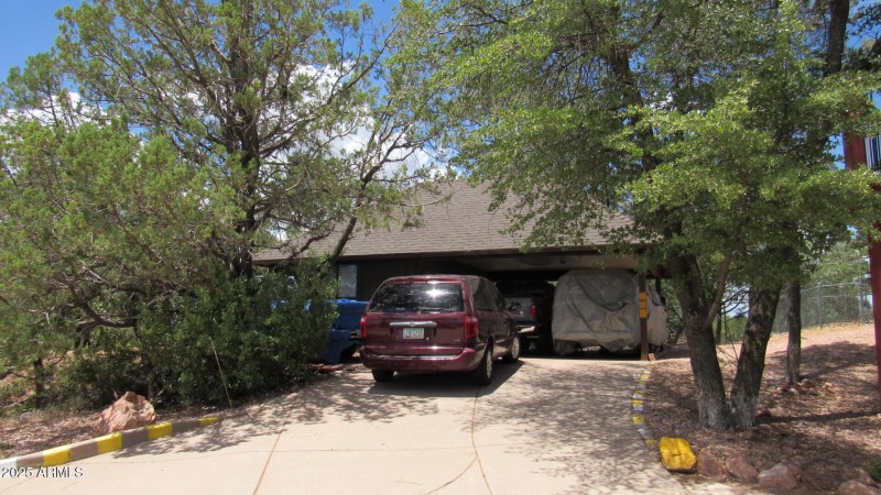 Workshop w carport