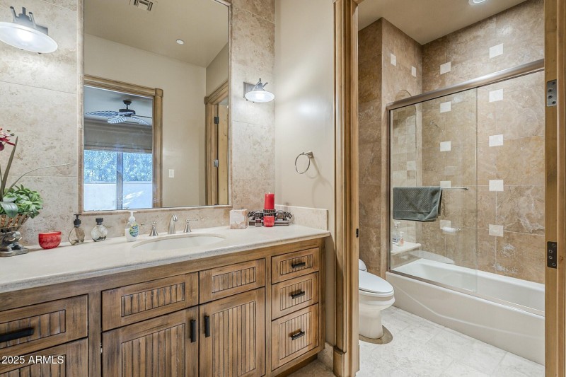 034_Casita Bathroom