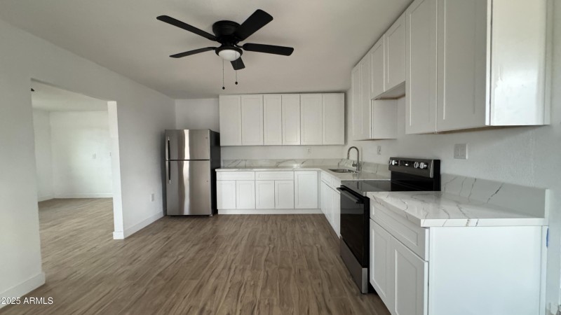 Kitchen 1 House (2)