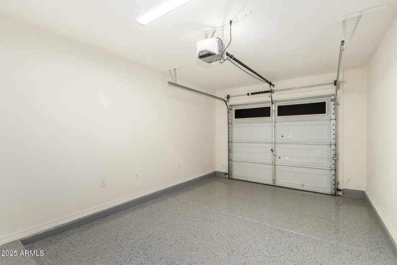 1 Car Garage