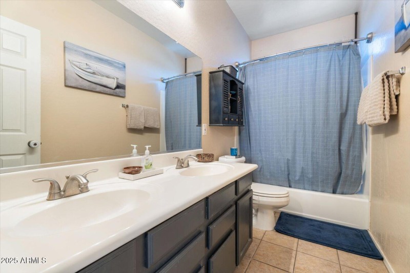 Upstairs Hall Bath