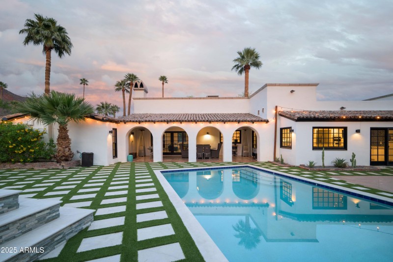 Royal pool & spa