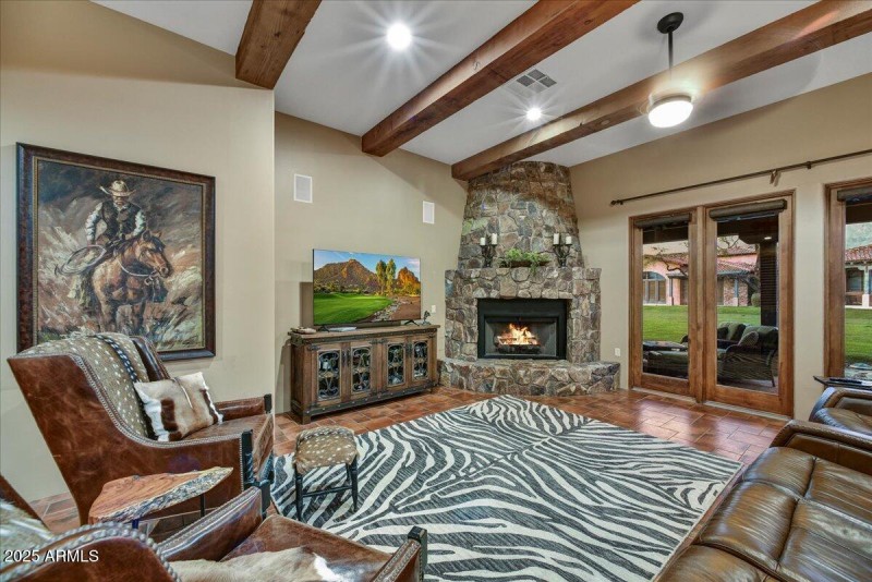 14-Family Room