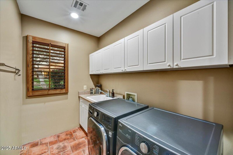 23-Laundry Room