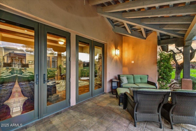31-Covered Patio