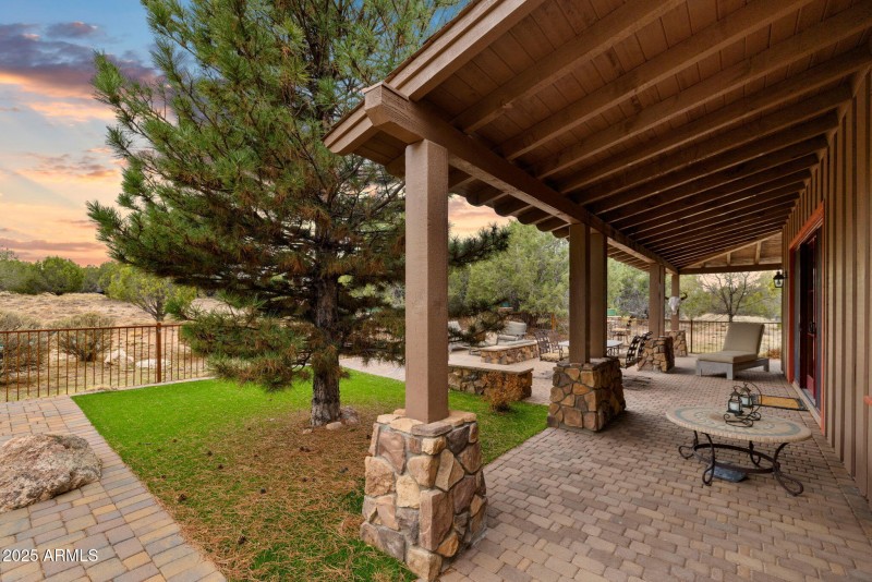 53-Back Patio (5)
