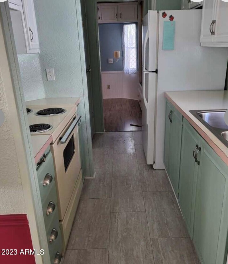 KITCHEN L