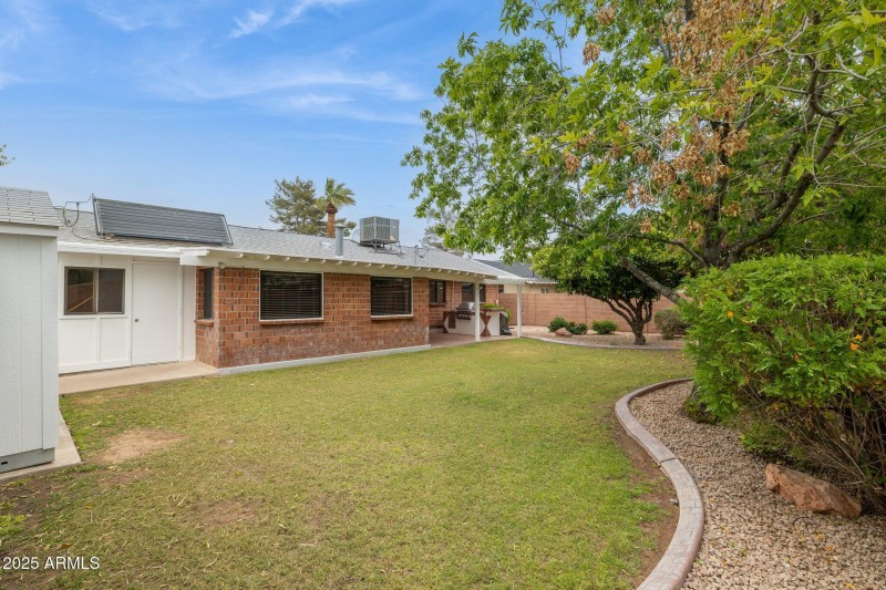 30-web-or-mls-8629-e-cambridge-ave