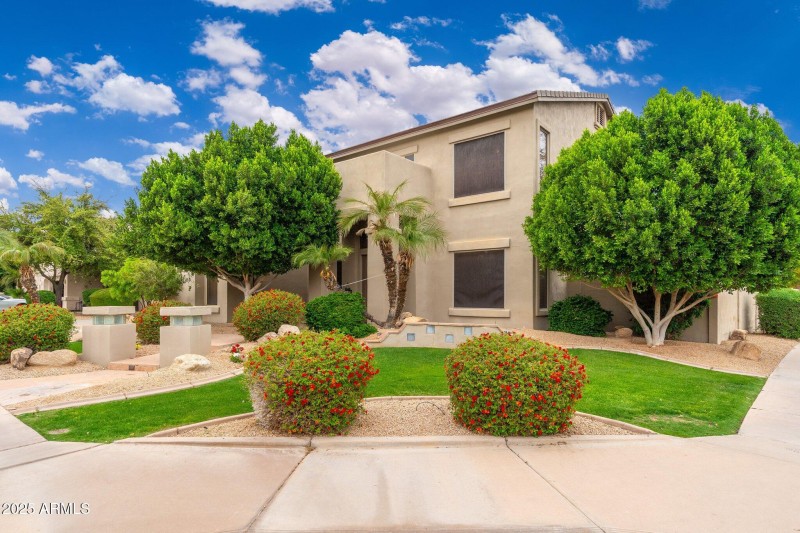 1074 E Carla Vista Ct - 02