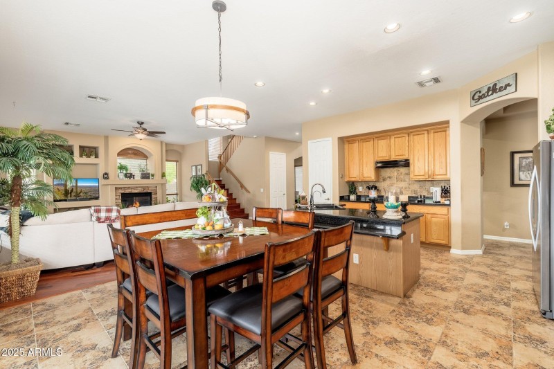 1074 E Carla Vista Ct - 16