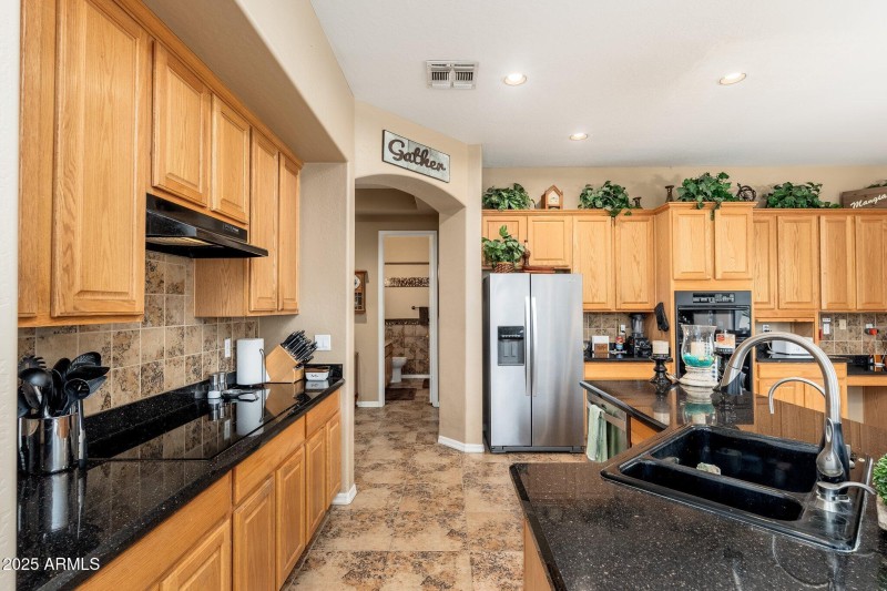 1074 E Carla Vista Ct - 19